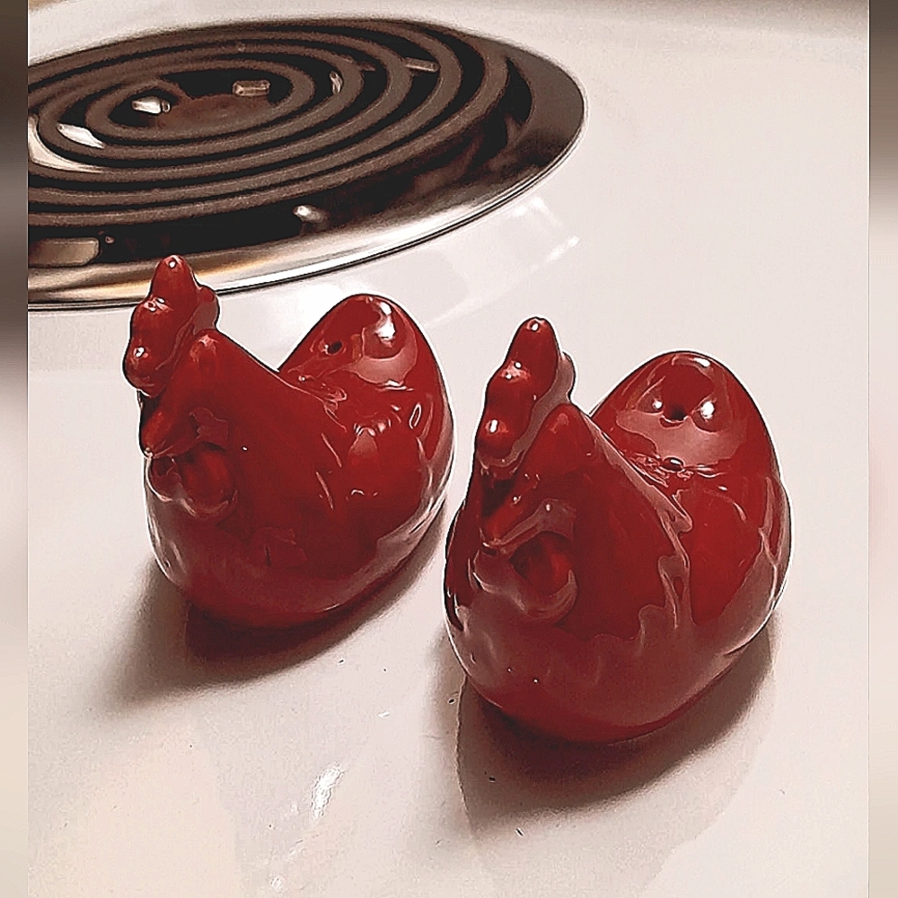 3 for $9 Bundle Only Glass Red Hens Salt & Pepper Shackers